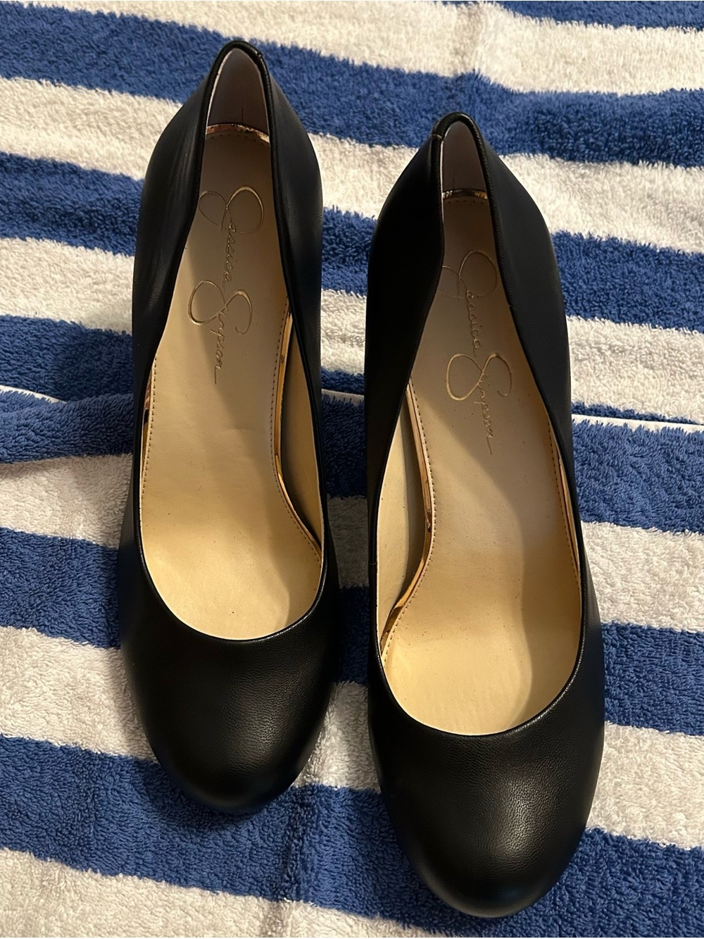Jessica Simpson Black Classic Round-Toe High Heels